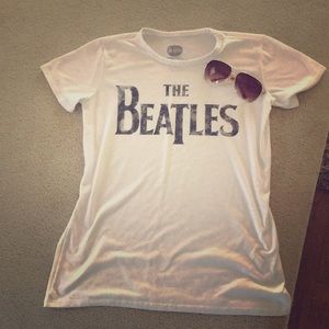 Super soft, vintage style Apple Beatles tee!